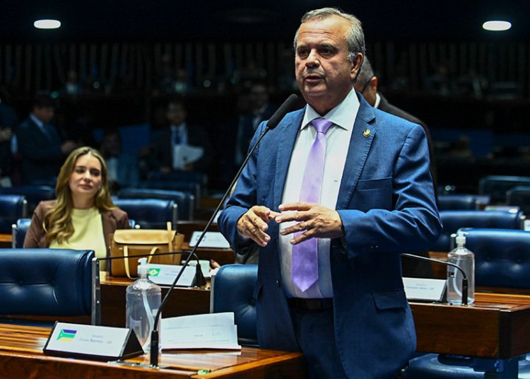 Rogerio Marinho apresenta PEC que permite contratação por hora e reage ao fim da escala