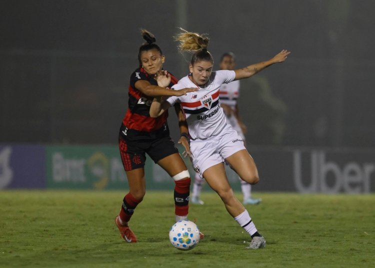 São Paulo vence flamengo e assume a vice-liderança do brasileirão feminino