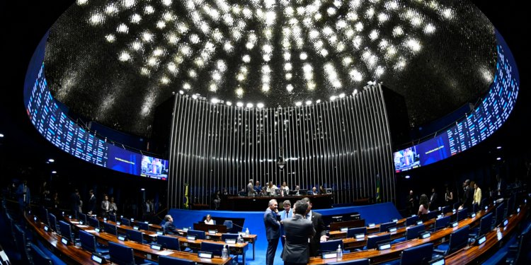 Senado aprova contrato de primeiro emprego para jovens e envia PL 5228/19 a Lula