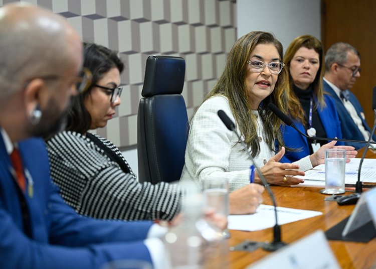 Senado debate proibição de ultraprocessados em escolas para frear obesidade infantil