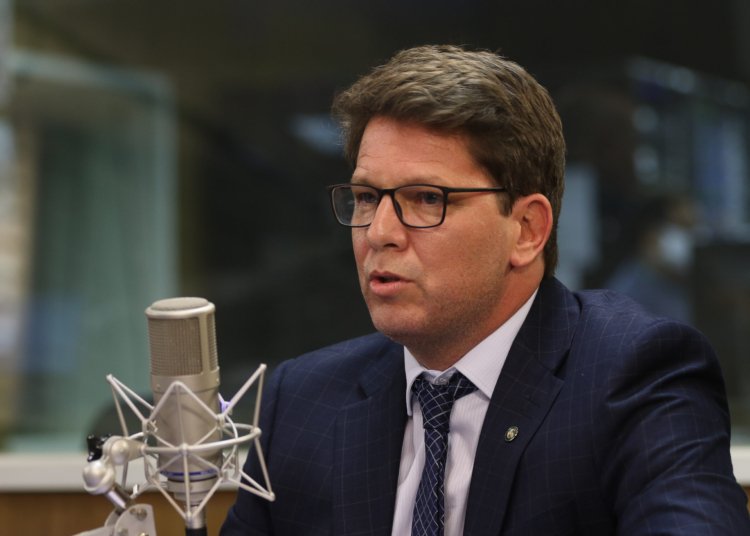STF investiga uso de verbas em filme sobre Bolsonaro enquanto Frias evita intimações