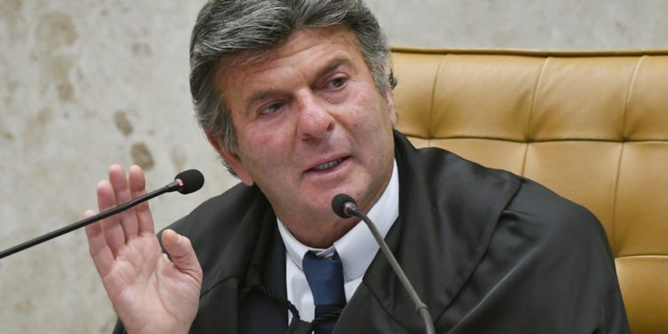 STF mantém prisões de pai e primo de ex-dono do Banco Master