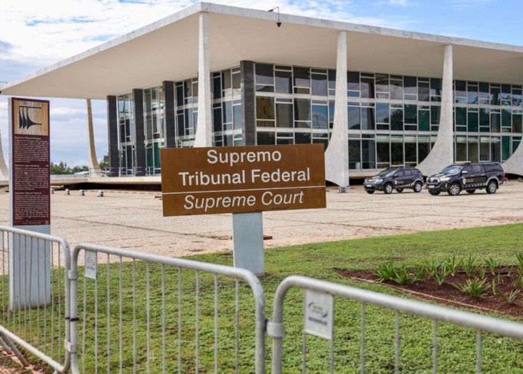 STF proíbe reformulação de cargos para criar novos penduricalhos
