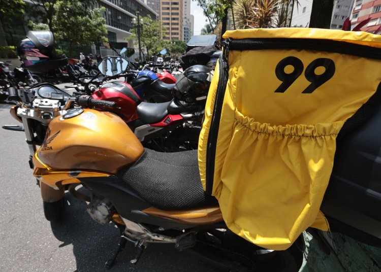 Tecnologia da 99 monitora comportamento de risco de motociclistas parceiros