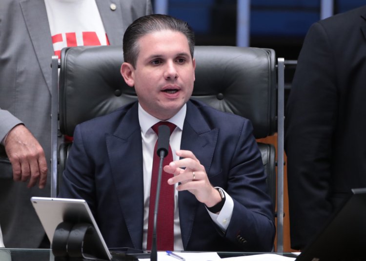 Trabalhador brasileiro terá semana de 40 horas e dois dias de descanso após aprovação na Câmara