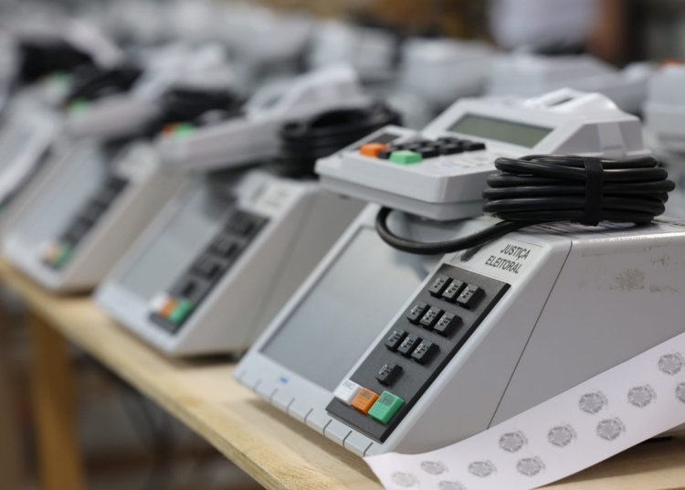 TSE cria comissão para enfrentar uso ilegal de IA nas eleições