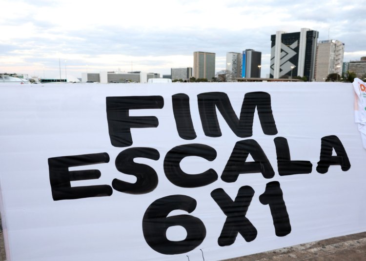 Vereadores fazem “protocolaço” por fim da escala 6x1 no setor público municipal