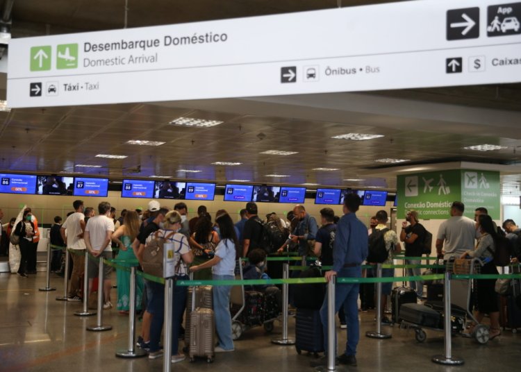 Aeroportos projetam fluxo de 400 mil viajantes durante o feriado de Corpus Christi