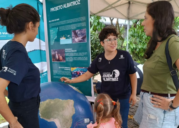 Albatrozes capturados em anzóis forçam uso de vigilância digital na pesca