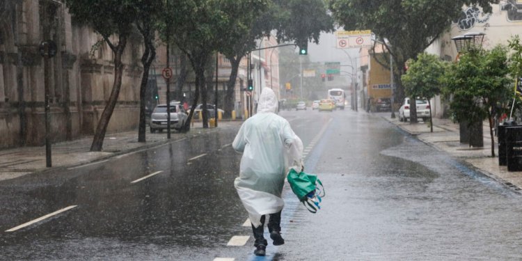 Alerta de temporais para Sul, Sudeste e Centro-Oeste neste fim de semana