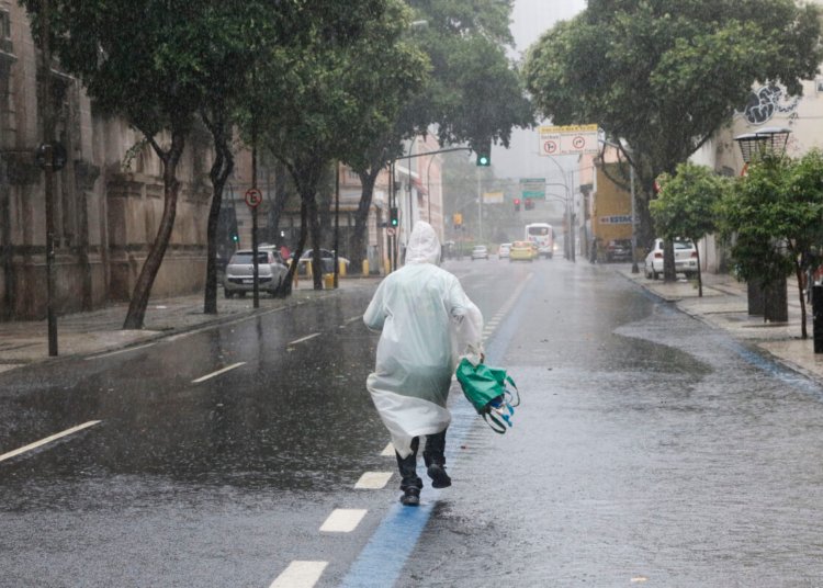 Alerta de temporais para Sul, Sudeste e Centro-Oeste neste fim de semana