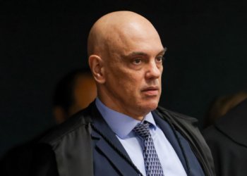Alexandre de Moraes vota pela condenação de Eduardo Bolsonaro em processo por coação