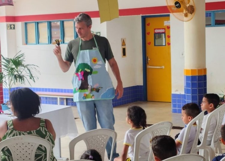 Alunos de 4 e 5 anos em Castelo aprendem sobre fauna local com avental interativo