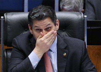 Ameaça de 6x1: Alcolumbre em silêncio, oposição articula e senadores sentem a pressão