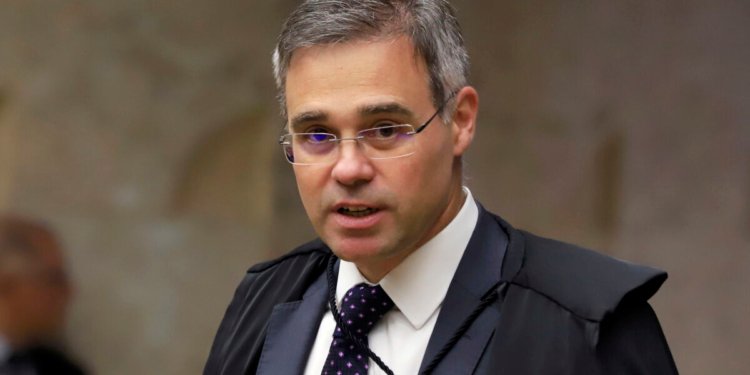 André Mendonça assume relatoria sobre financiamento de filme de Jair Bolsonaro