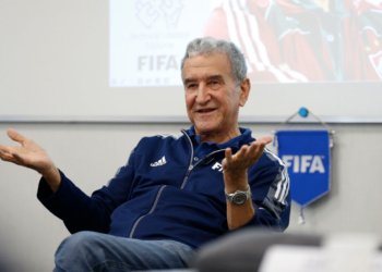 Carlos Alberto Parreira passa por cirurgia após piora no quadro respiratório no Rio
