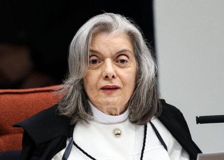 Cármen Lúcia defende que Judiciário deve focar na credibilidade e rejeitar busca por aplausos