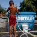Cerca de 1,1 bilhão de crianças ao redor do mundo sofrem com múltiplos riscos climáticos