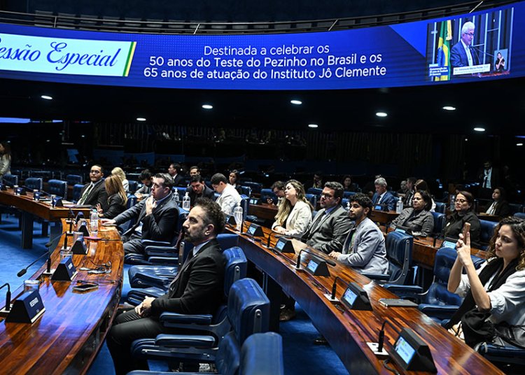 Cinco décadas do Teste do Pezinho ganham destaque em homenagem no Plenário do Senado