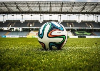 Copa do Mundo tem domingo decisivo com oito seleções buscando desempatar seus grupos