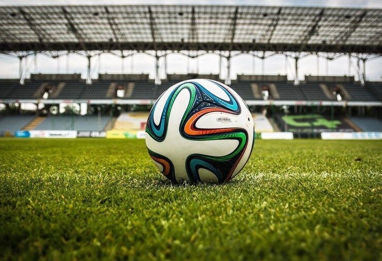 Copa do Mundo tem domingo decisivo com oito seleções buscando desempatar seus grupos