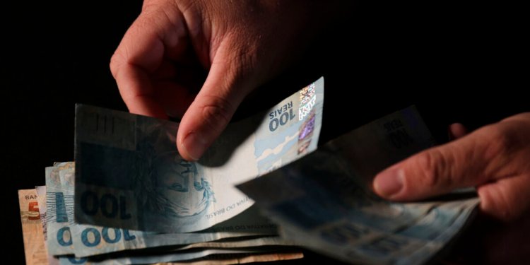 Correntistas brasileiros retiram R$ 482,8 milhões de dinheiro esquecido em bancos em abril