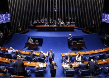 Davi Alcolumbre trava tramitação de PEC que propõe o fim da escala 6x1 no Senado Federal
