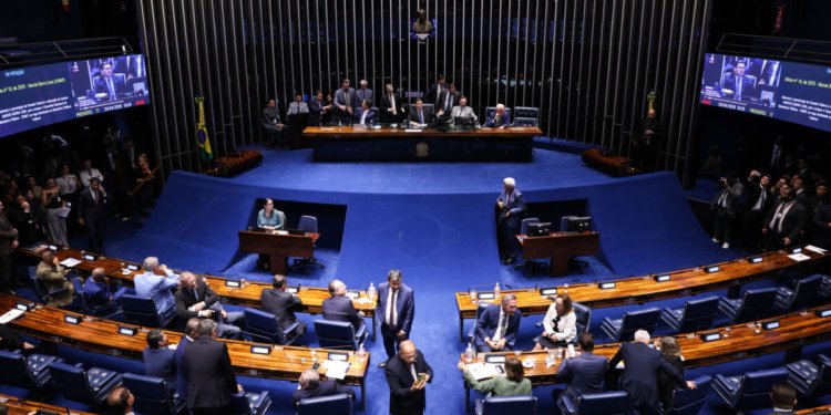 Davi Alcolumbre trava tramitação de PEC que propõe o fim da escala 6x1 no Senado Federal