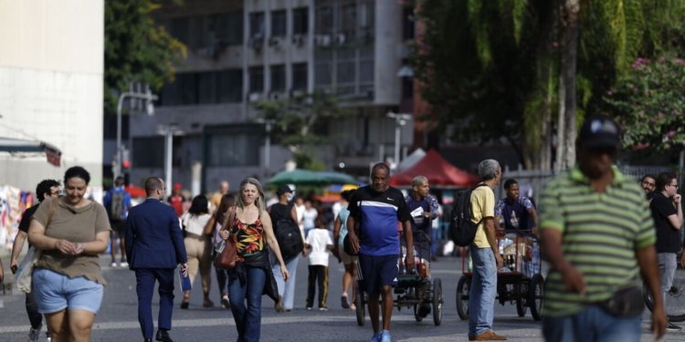 Entidades sem fins lucrativos apresentam menor desigualdade salarial entre gêneros no país
