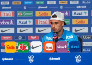 Gabriel Martinelli coloca-se à disposição para suprir desfalque na ponta direita