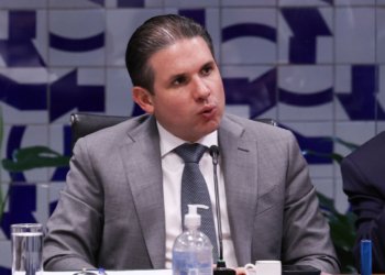 Hugo Motta articula votação do PL que extingue escala 6x1 na Câmara dos Deputados