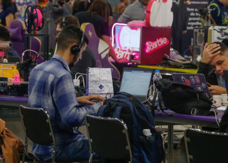 Jovens sofrem com alta rotatividade no emprego e 6,2 milhões seguem sem estudar ou trabalhar