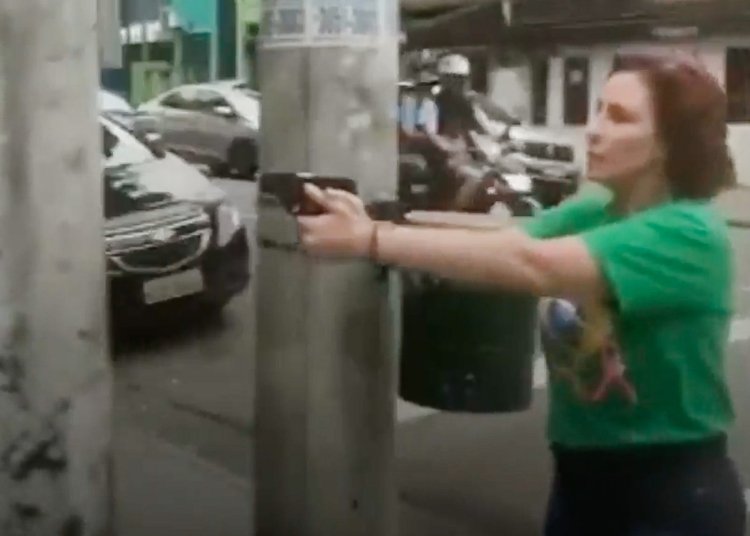 Justiça decreta prisão de jornalista envolvido em episódio com Carla Zambelli em SP