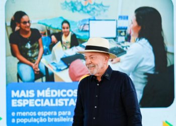 Lula responsabiliza clã Bolsonaro por investidas dos EUA contra o Pix e taxações