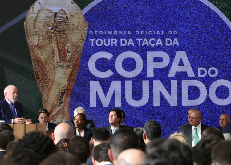 Lula sanciona lei da Copa de 2027 e assegura premiação histórica para pioneiras