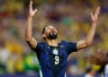 Matheus Cunha lidera vitória da seleção após frustração no Catar e garante liderança do grupo