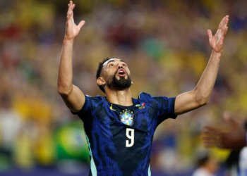 Matheus Cunha lidera vitória da seleção após frustração no Catar e garante liderança do grupo