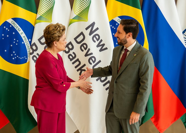 Minc busca apoio do brics para modernização de equipamentos e expansão cultural