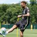 Neymar retorna ao campo de treino enquanto Brasil ajusta elenco para enfrentar o Haiti