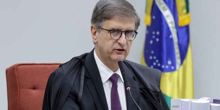 PGR bloqueia tentativa de Bolsonaro para reverter sentença por trama golpista
