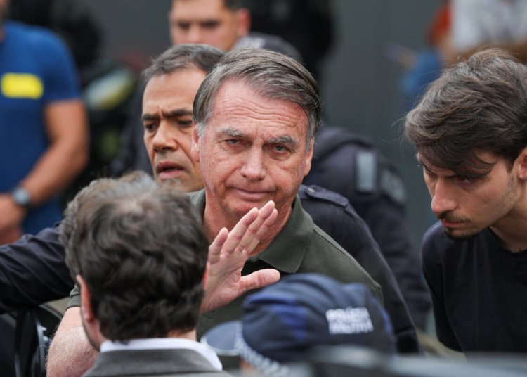 Polícia Civil do DF aciona STF para colher depoimento de Jair Bolsonaro sobre Glock apreendida