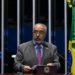 Proposta que extingue escala 6x1 avança no Congresso e ganha forte apoio de Paulo Paim