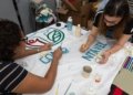 Retalhos de tecidos compõem tapetes inéditos na celebração de corpus christi no cristo