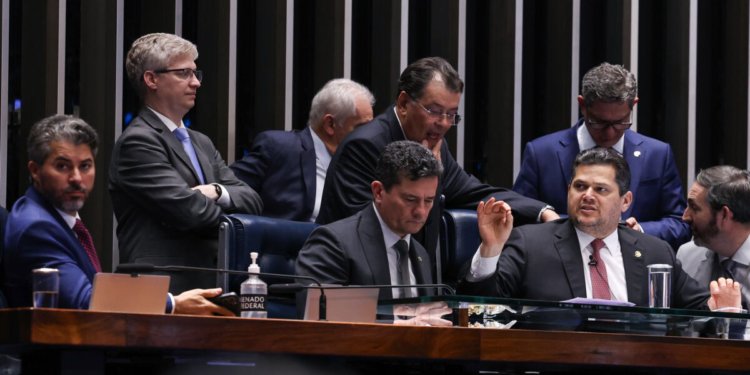 Senado aprova uso do Fundo Social do Pré-Sal para refinanciar dívidas do setor agrícola