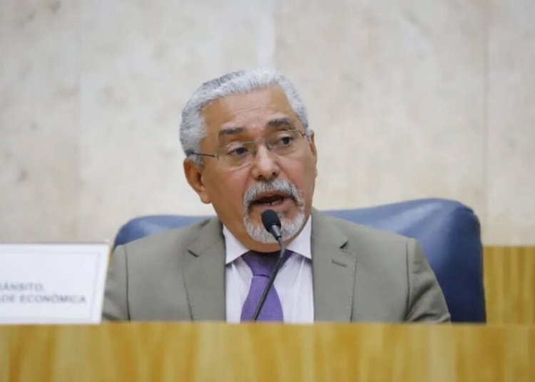 Senival Moura deixa o PT após ser preso sob suspeita de ligação com o PCC