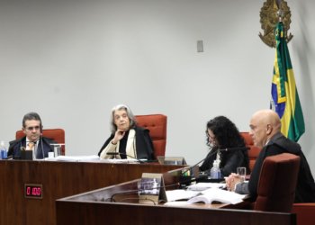 STF forma maioria para condenar Eduardo Bolsonaro por coação no curso do processo