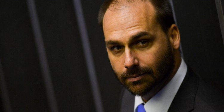 STF: Moraes libera para julgamento ação de coação contra eduardo bolsonaro