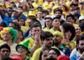 Vale do Anhangabaú vira ponto de encontro para brasileiros durante jogo da Copa do Mundo