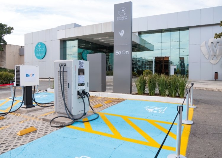 Shopping Vitória inaugura novos eletropostos com recarga rápida para veículos elétricos