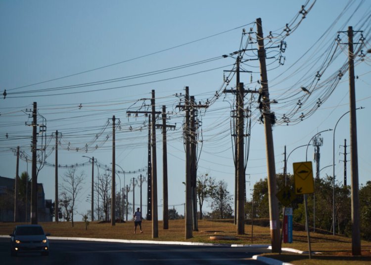 Acidentes com rede elétrica brasileira somam 703 registros em 2025